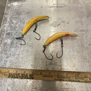 Salmon fish Yellow Fishing Lures with Hooks